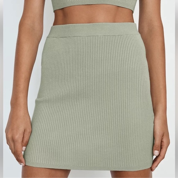 Aritzia Dresses & Skirts - Aritzia Wilfred Reso High-Waisted Ribbed Knit Mini Skirt Size XXS